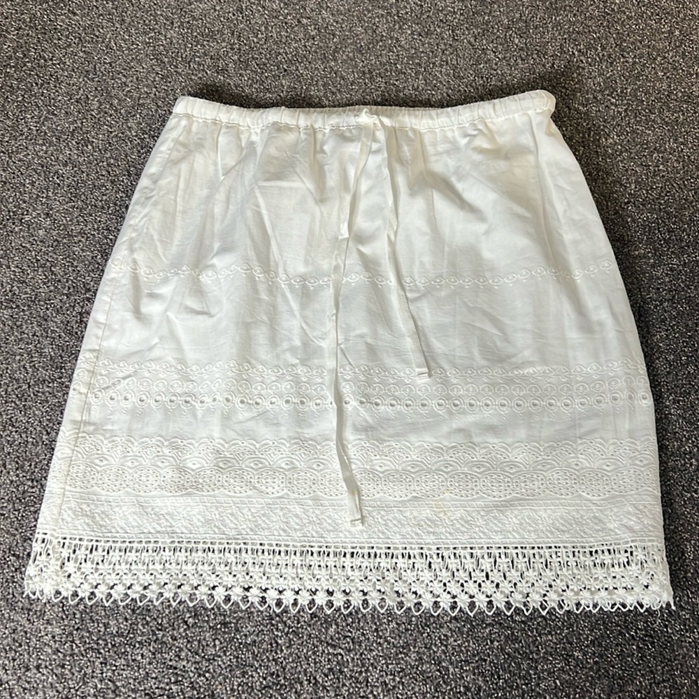 NWT MAX STUDIO WHITE EYELET SKIRT